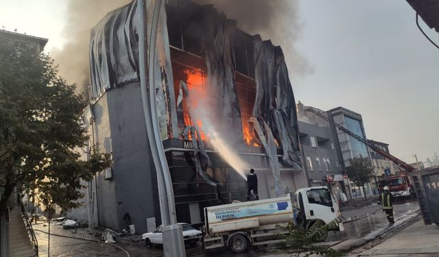 Kocaeli'de kozmetik fabrikasındaki yangına ilişkin 8 zanlı daha gözaltına alındı; gözaltı sayısı 11'e yükseldi