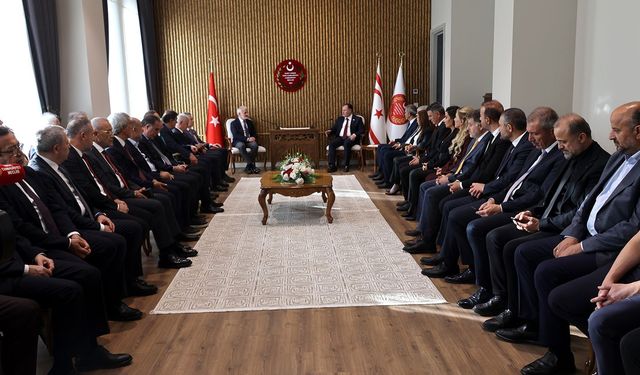 'Öztürkler: 'Dünya bizi tek taraflı cezalandırma peşinde'