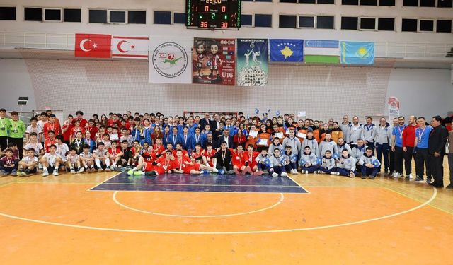 Cumhurbaşkanı Erhürman: 'Çocuklarımızın ve gençlerimizin dünyayla buluşması ortak hedefimizdir'