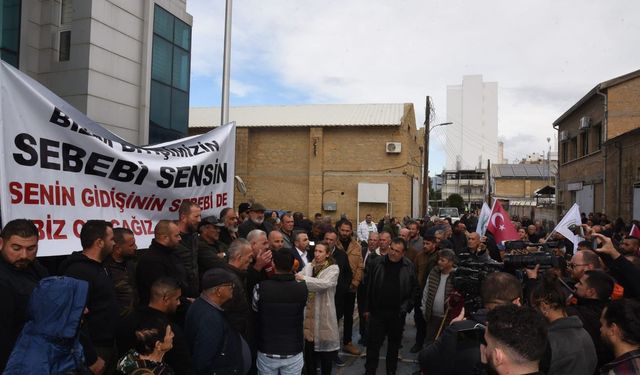 Hayvan üreticileri Tarım Bakanlığı önünde eylem yaptı
