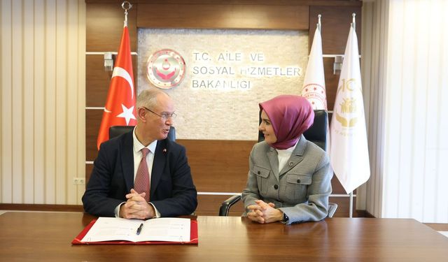 Hasipoğlu, Dijital Dünyada Çocuk Hakları Sözleşmesi'ni imzaladı