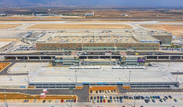 Hava Trafik Kontrolörleri Ercan'da grev başlattı, uçuşlar durdu