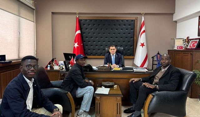 İçişleri Bakanı Oğuz, yabancı öğrencilerin muhaceret sorunlarını dinledi