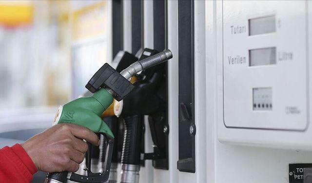 Akaryakıtta yeni fiyatlar: Euro Diesel'e 75 kuruş, gaz yağına 11,18 TL zam