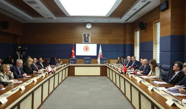 Cumhuriyet Meclisi Dostluk Grubu heyeti TBMM AB Uyum Komisyonu ile görüştü