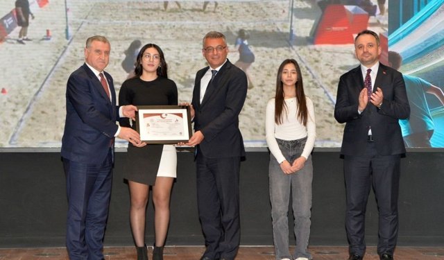 Erhürman: 'Bireysel başarı hikayelerini toplumsal başarı hikayesine dönüştürmemizin zamanıdır'