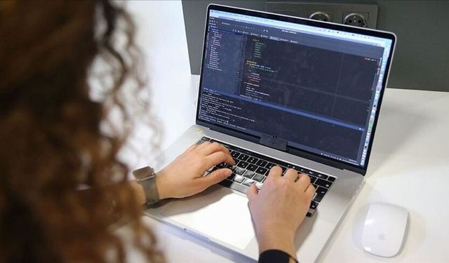 Gençlik Federasyonu 'Kıbrıs'ta Yazılım ve Girişimcilik' etkinliği düzenliyor