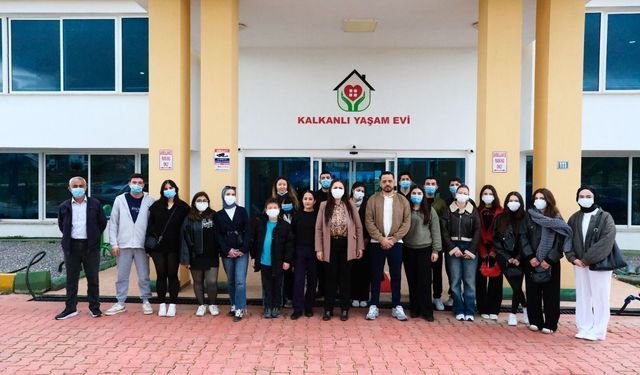 KAÜ Öğrencileri Yaşlılara Saygı Haftası'nda Kalkanlı Yaşam Evi'ni ziyaret etti