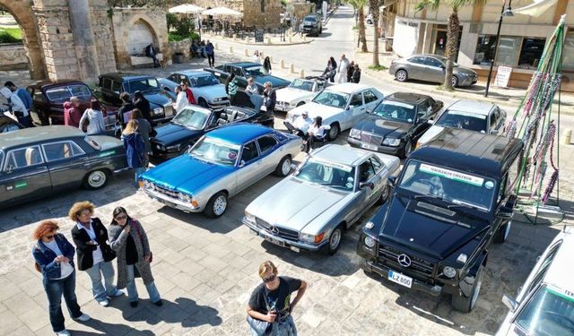 Klasik Otomobiller Mağusa Yollarında