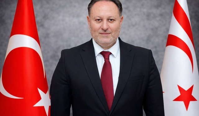 Öztürkler: 'Çanakkale'de düşmana karşı duran Mehmetçik ile Kıbrıs'ta varlığını koruyan Türk halkı aynı zincirin halkala