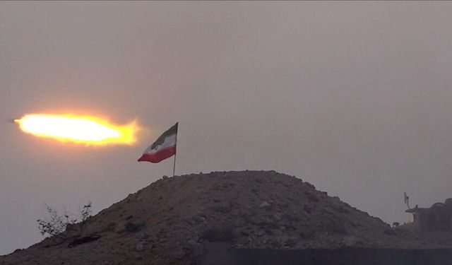 Tahran'da sabaha karşı yeniden patlama sesleri duyuldu