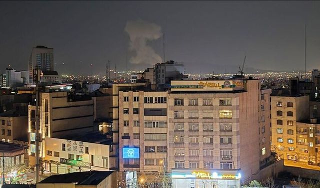 Trump'ın İran'ın enerji altyapısına saldırıyı ertelemesinin ardından İsrail, Tahran'a hava saldırısı başlattı