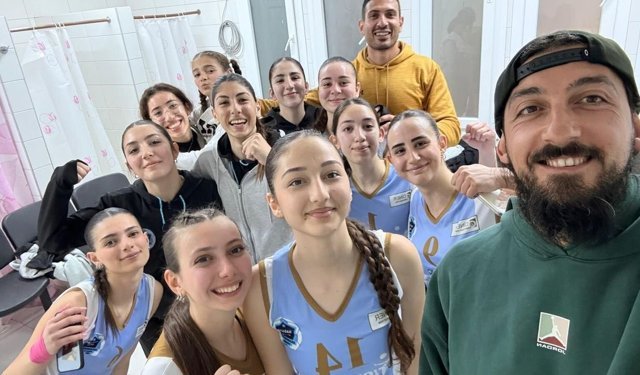 Voleybol Telsim U19 Kızlar Liginde MSA Play-Off yarı finale yakın