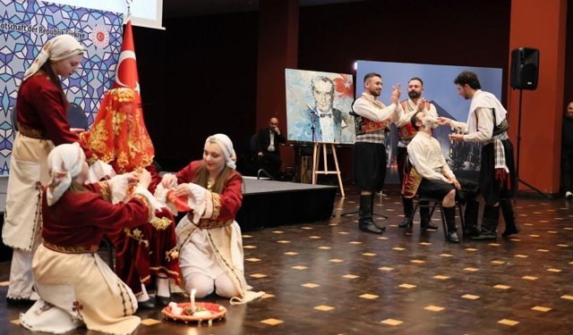 Berlin'de KKTC kültürü tanıtıldı