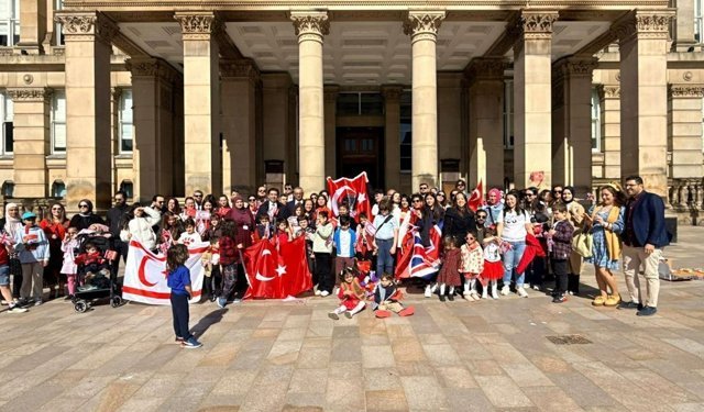 Birmingham Belediye Meclisi, 23 Nisan vesilesiyle çocukları ağırladı