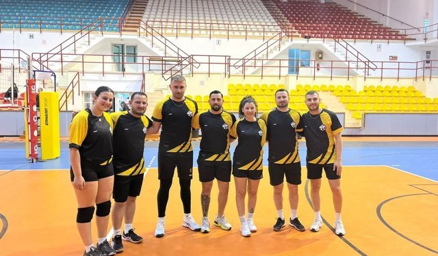 DAÜ Şampiyon Melekler Voleybol Anı Tunuvasında Yarı Finalistler Belirlendi