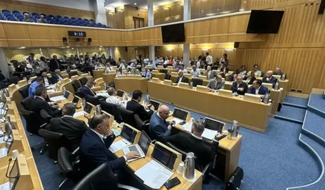 Rum Meclis Başkanı artık iki turda seçilecek