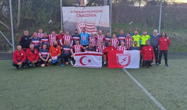 Yıldırım Masterleri Polonya'da galip