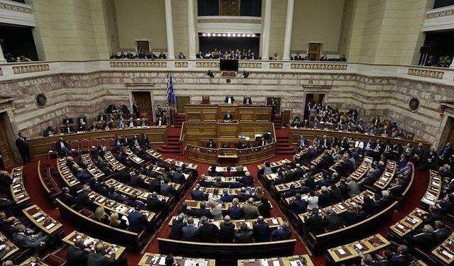 Yunanistan'da yolsuzluk soruşturması nedeniyle kabine değişikliği yapıldı