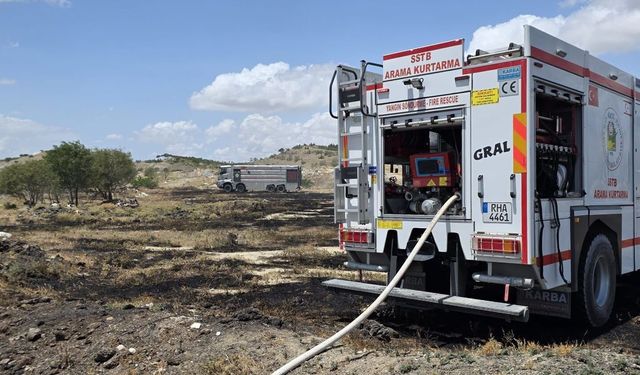 Haspolat - Güngör ana yolunun batısındaki ormanlık alanda yangın.. Soğutma sürüyor