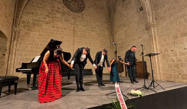 Lefkoşa ve Girne'de 19 Mayıs konserleri verildi