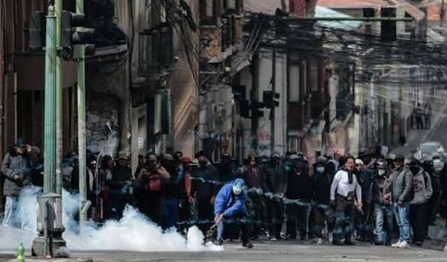 Bolivya Devlet Başkanı Rodrigo Paz, ülkede olağanüstü hal ilan etti