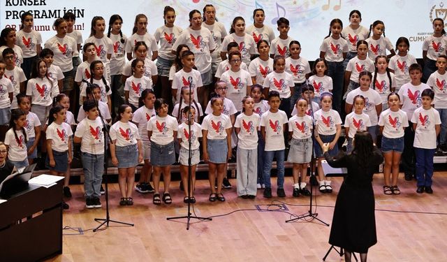 Cumhurbaşkanlığı Çoksesli Çocuk Korosu ilk konserini verdi