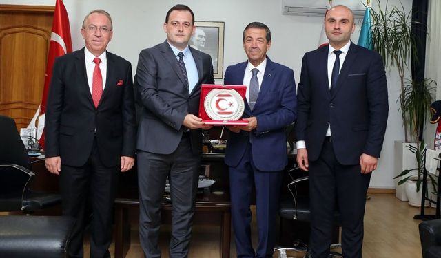 Dışişleri Bakanı Ertuğruloğlu, Kuzey Makedonya Türk Demokratik Partisi heyetini kabul etti