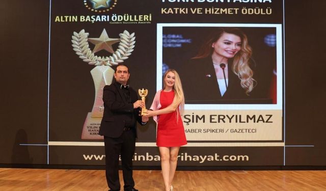 Sunucu Yeşim Eryılmaz'a  Türk Dünyasına Katkı ve Hizmet Ödülü