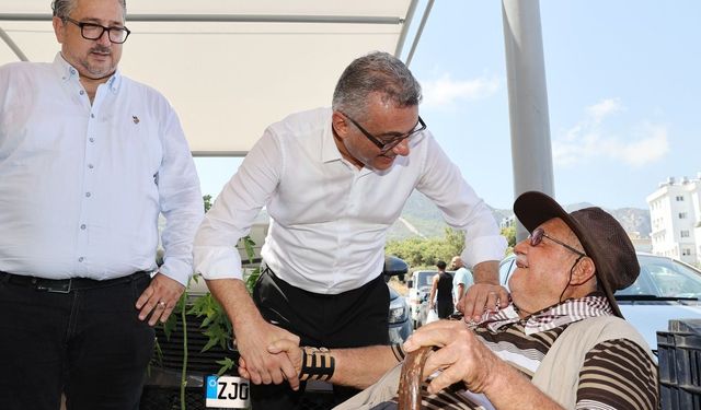 Cumhurbaşkanı Erhürman, Girne Açık Pazarı ziyaret etti