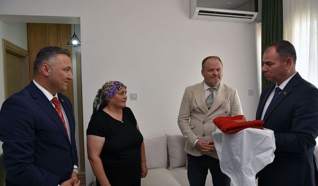 Kıbrıs Barış Harekâtı'nın izlerini taşıyan Türk bayrağı, restorasyon ve konservasyon sürecine alındı