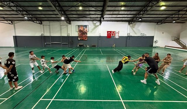 Gençlik Dairesi 'Geçmişten Günümüze Çocuk Oyunları' etkinliği düzenledi