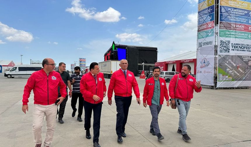 Çavuşoğlu, öğrencileri, öğretmenleri ve tüm halkı TEKNOFEST katılmaya davet etti
