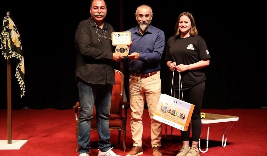 İskele Belediyesi 3. Tiyatro Günleri devam ediyor