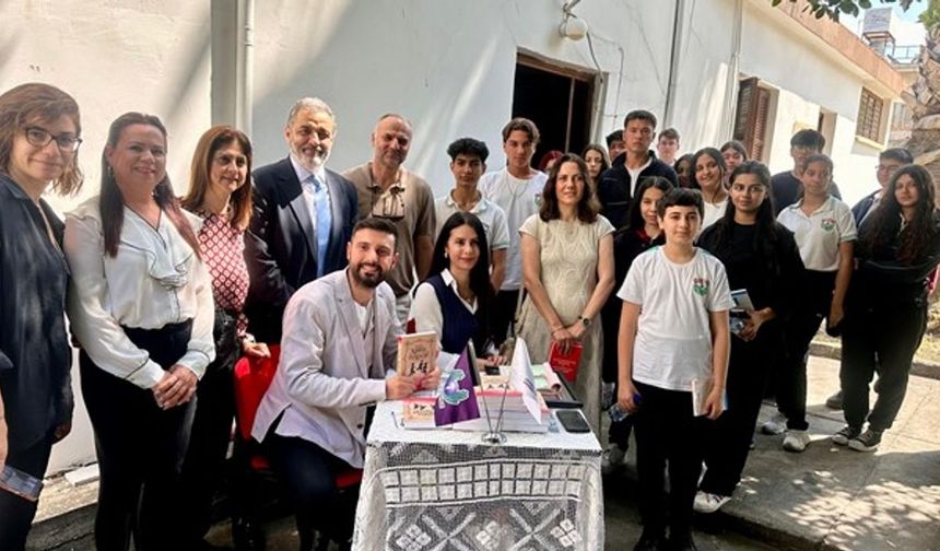 “Kıbrıs Öyküleri” Girne Halk Kütüphanesi’nde tanıtıldı