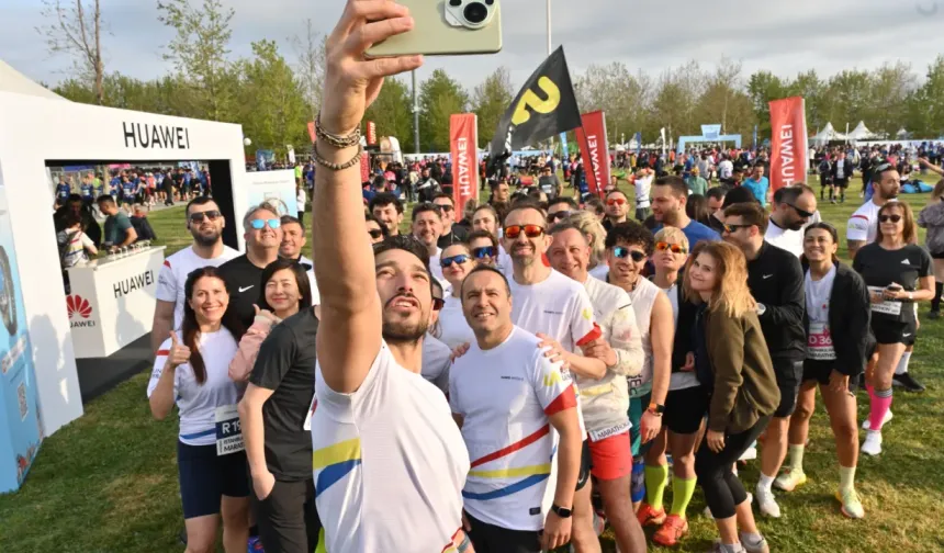 Maratonda akıllı saatiyle derece yakaladı