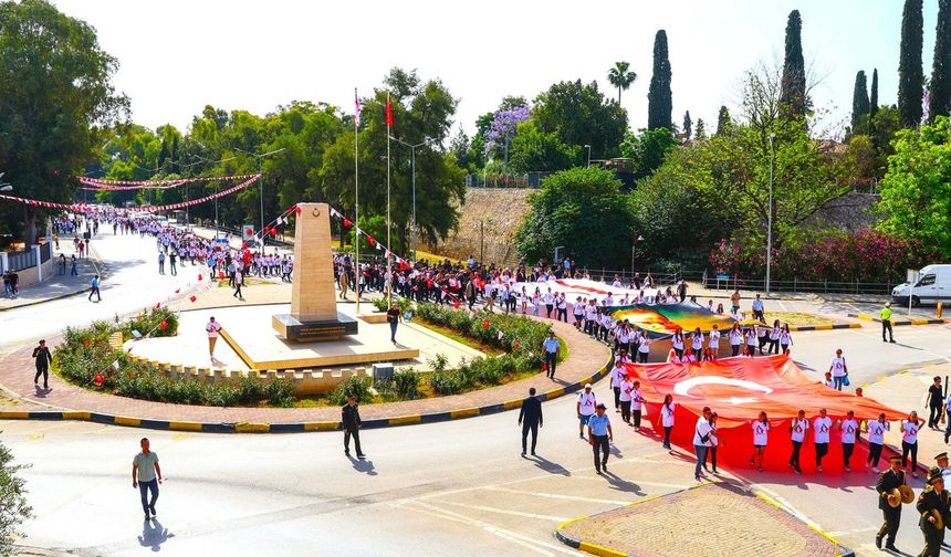 19 Mayıs Atatürk’ü Anma, Gençlik ve Spor Bayramı törenler ve etkinliklerle kutlanıyor
