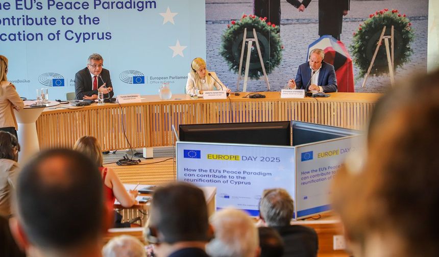 Erhürman, “Kıbrıs Barış Sürecinde AB’nin Rolü” başlıklı panelde konuştu