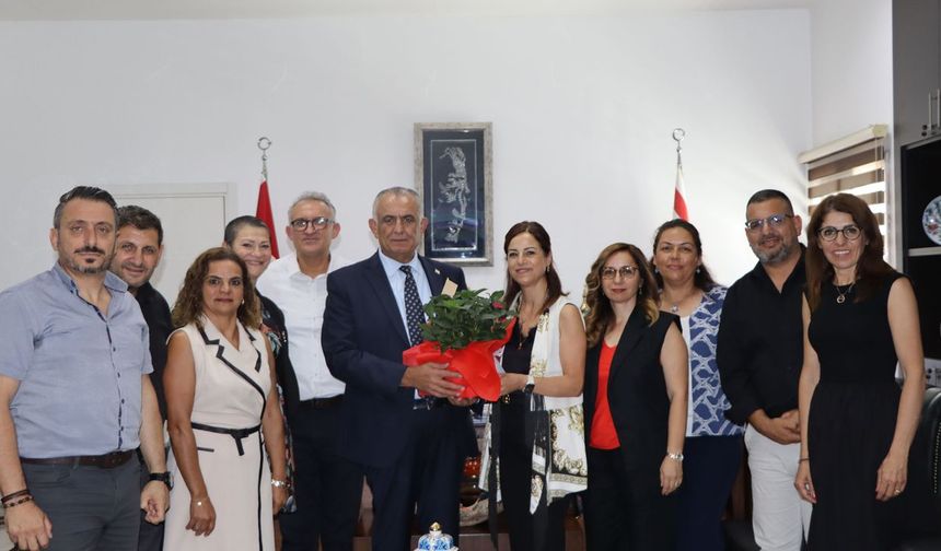 Çavuşoğlu, Yön-Der ve beraberindeki okul yöneticileri kabul etti