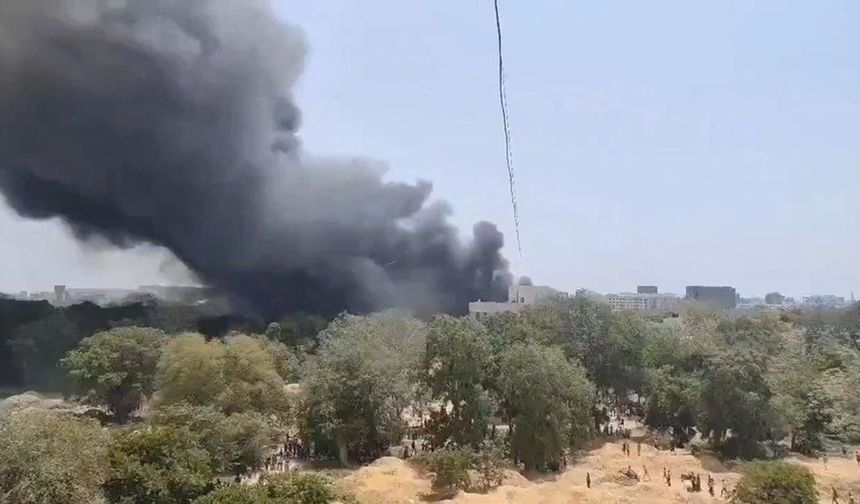 Son Dakika... Hindistan'da yolcu uçağı düştü: İçinde 133 kişi vardı!