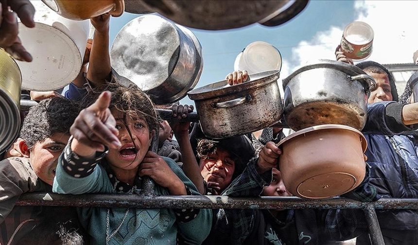 Gazze Şeridi’nden sosyal medyaya taşan feryat: #Gazze_Açlıktan_Ölüyor