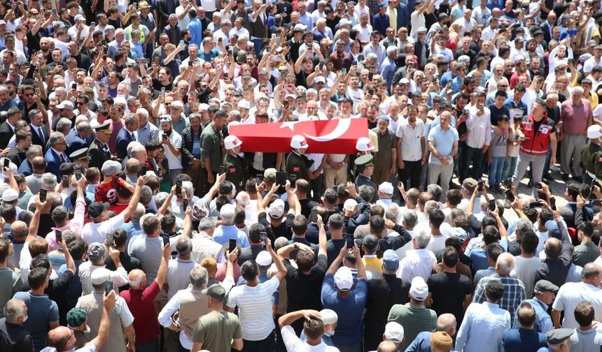 Türkiye şehitlerini uğurladı
