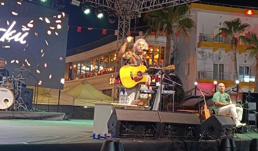 Girne Arkın Group Fest 25 kapsamında Yeni Türkü konser verdi
