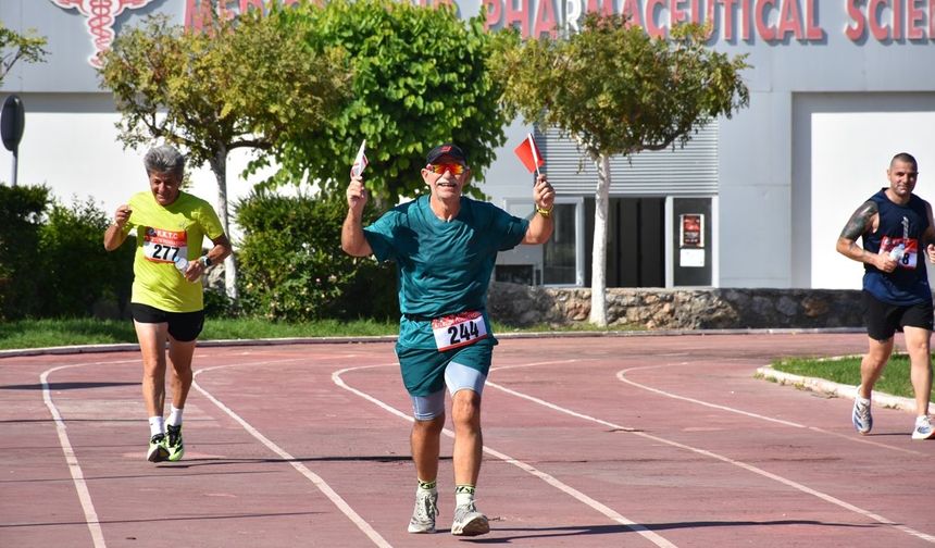 GAÜ ile KKTC Atletizm Federasyonu iş birliğindeki '29 Ekim Cumhuriyet Bayramı Yol Koşusu' yapıldı
