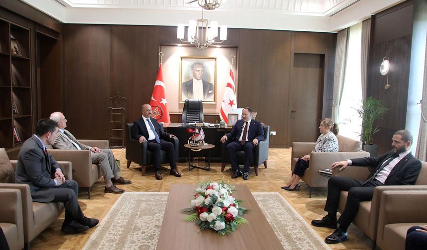 Öztürkler: 'Doğu Akdeniz'in enerjisi Türkiye üzerinden dağılmalı'