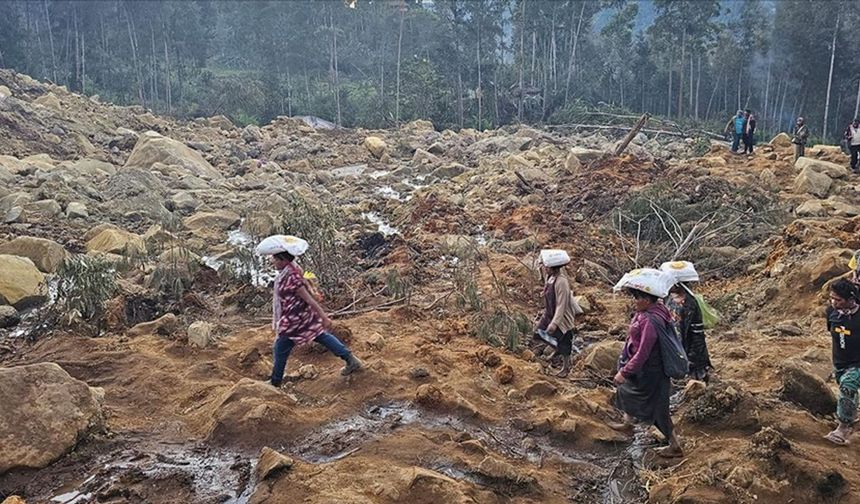 Papua Yeni Gine'de meydana gelen heyelanda 20 kişi hayatını kaybetti