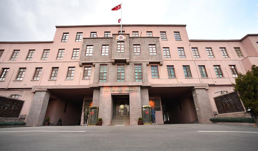 Azerbaycan'dan Türkiye'ye gitmek için havalanan C30 kargo uçağının Gürcistan'da düştüğü