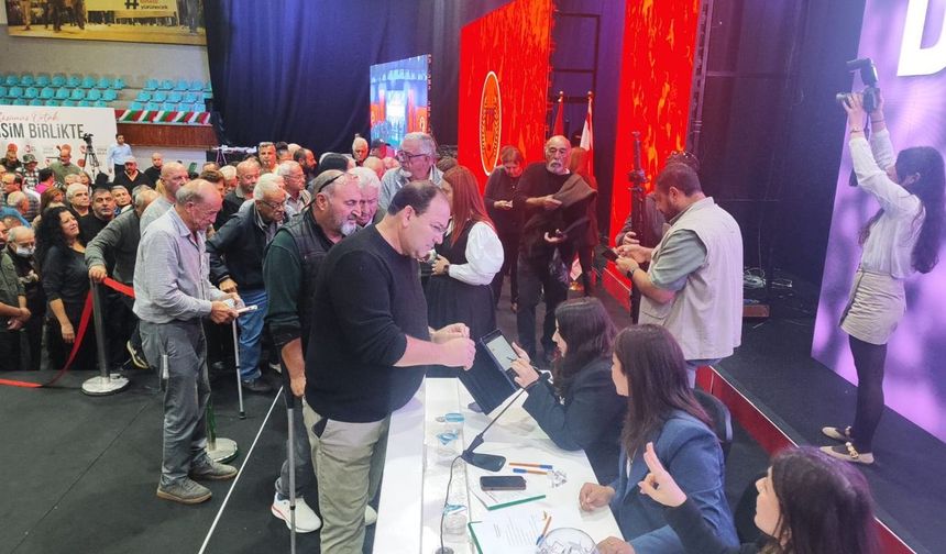 CTP'liler genel başkanlarını belirlemek üzere oy kullanmaya başladı