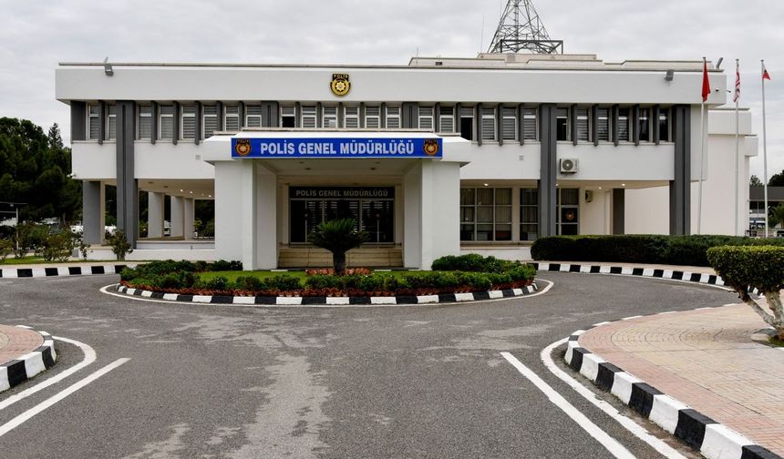 Gazimağusa'da üzerinde uyuşturucu bulunan ve ülkede kaçak kaldığı belirlenen kişi tutuklandı