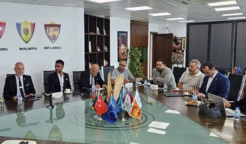 Hamburg Türk Basın Birliği heyeti, Girne Amerikan Üniversitesi'ni ziyaret etti